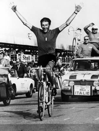 Vittorio Adorni vainqueur de l'épreuve de la course en ligne aux championnats du monde de cyclisme à Imola, le 1er septembre 1968. (Photo by Keystone-France/Gamma-Rapho via Getty Images)