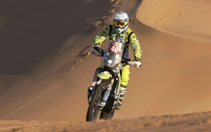 Straver impegnato nella Dakar 2020, nel percorso tra Shubaytah e Haradh