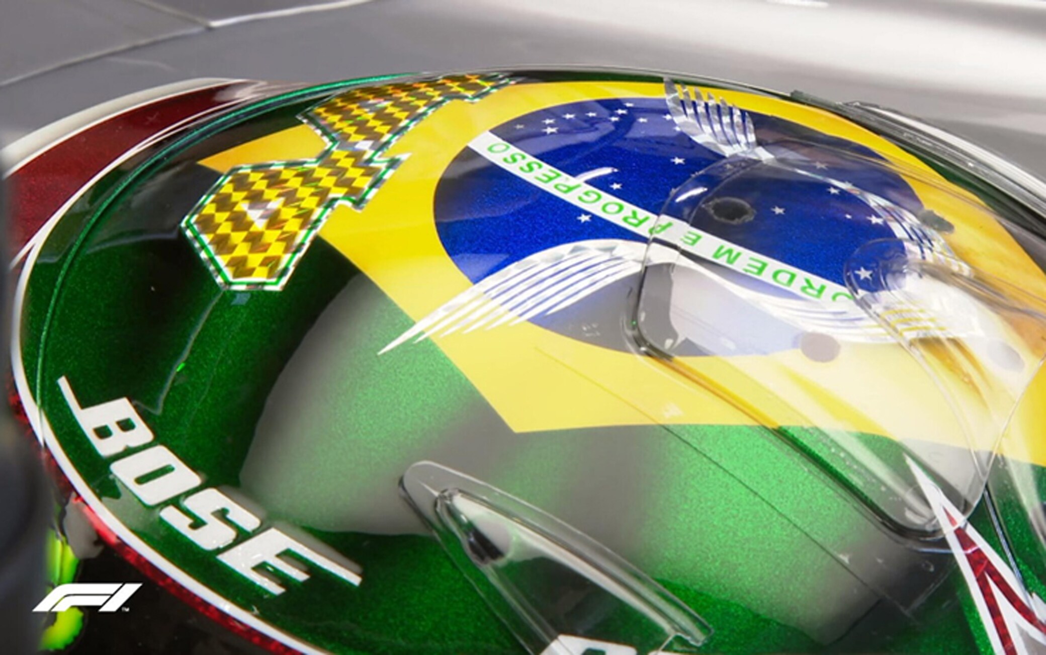Formula 1, GP Brasile: i caschi speciali di Hamilton e Vettel. FOTO | Sky  Sport