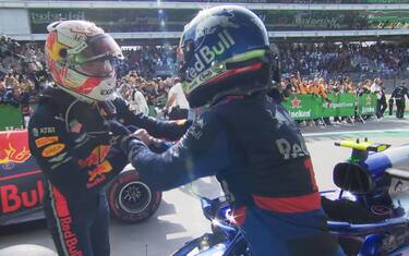 Vince Verstappen, Gasly 2°. Ferrari fuori