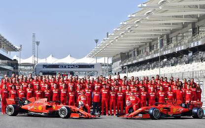 Ferrari, la FOTO di gruppo a Yas Marina