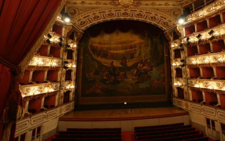 L'interno del Teatro Municipale Valli (foto turismo.comune.re.it)