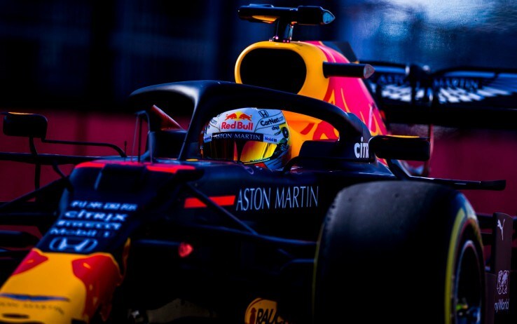 La nuova RB16 a Silverstone per i primi giri
