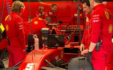 ferrari_ala_test_f1_2020