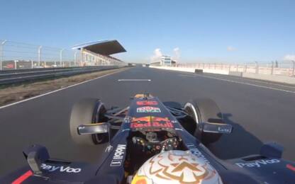 Verstappen, primo giro al nuovo Zandvoort. VIDEO