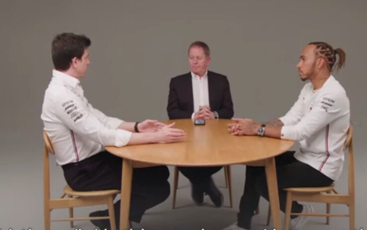 Hamilton e Toto Wolff durante l'intervista