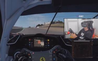 Leclerc, il debutto nel GT virtuale. VIDEO