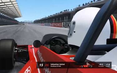 Vettel, l'esordio nel GP virtuale è "vintage"