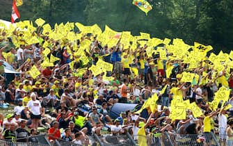 2017 MotoGP Championship - Round 6
Mugello, Italy
Sunday 4 June 2017
Fans of Valentino Rossi, Yamaha Factory Racing
World Copyright: Gold & Goose Photography/LAT Images
ref: Digital Image 674630