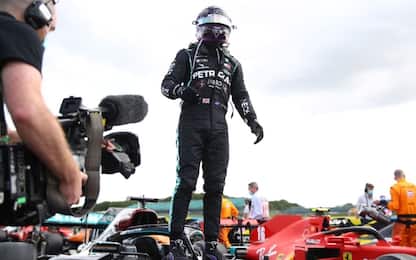 Silverstone, vince Hamilton su 3 ruote. Leclerc 3°