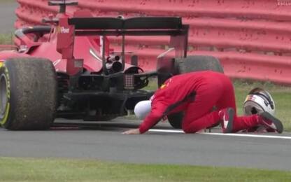 La Ferrari si ferma, Vettel sconsolato via radio