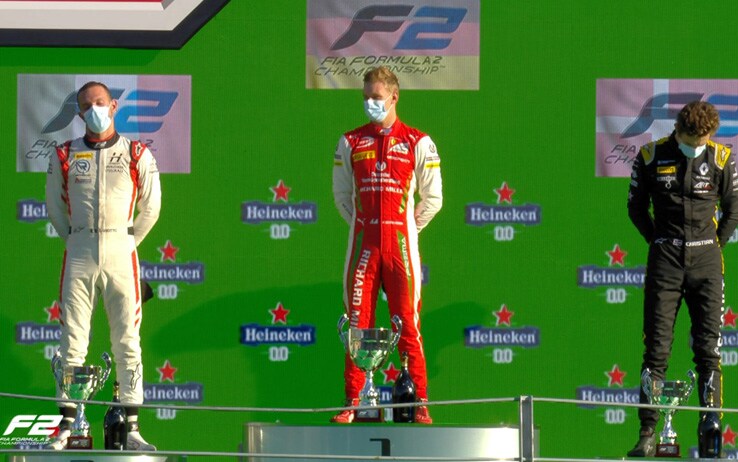 Il podio di Gara 1 di F2 a Monza schumi