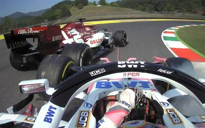 Perez penalizzato dopo incidente con Kimi. VIDEO