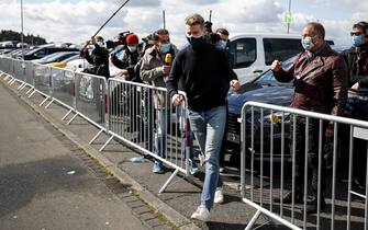 NÃ¼RBURGRING, GERMANY - OCTOBER 10: Nico Hulkenberg, Racing Point, arrives at the circuit as a possible replacement for Lance Stroll, Racing Point during the Eifel GP at NÃ¼rburgring on Saturday October 10, 2020, Germany. (Photo by Zak Mauger / LAT Images)