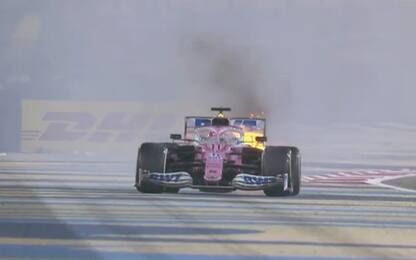 Fumo e fiamme, niente podio per Perez. VIDEO