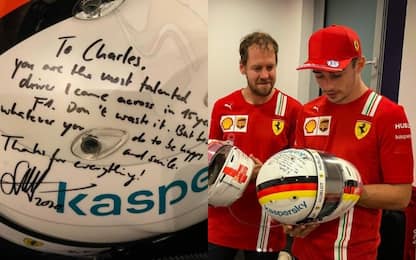 Vettel-Leclerc, scambio di caschi e dedica di Seb
