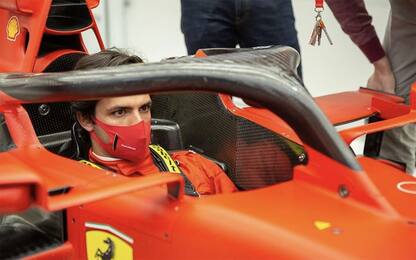 Sainz sulla Ferrari: 1° giorno a Maranello. FOTO