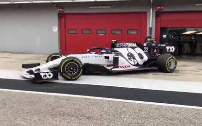 Tsunoda in pista a Imola con l'Alpha Tauri. VIDEO