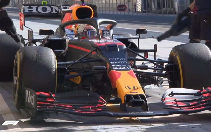 Max Verstappen ha chiuso al comando sulla pista di Sakhir Red Bull