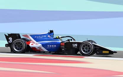 F2, Zhou si prende la prima pole in Bahrain