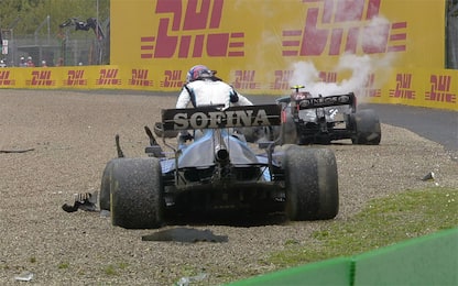 Bottas-Russell, incidente e schiaffo. VIDEO