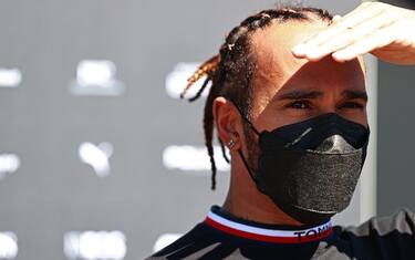 Hamilton vola nelle Libere 2. Quarto Sainz