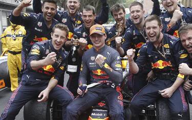 Verstappen: "Trionfo speciale, stagione è lunga"
