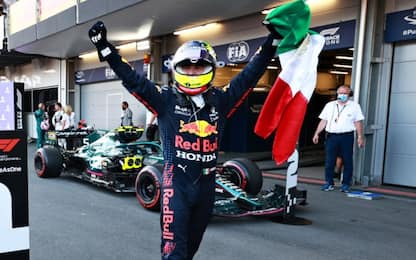 A Baku vince Perez. Out Verstappen, 16° Hamilton