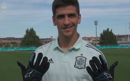 Spagna, i guanti di Alonso nuovo portafortuna