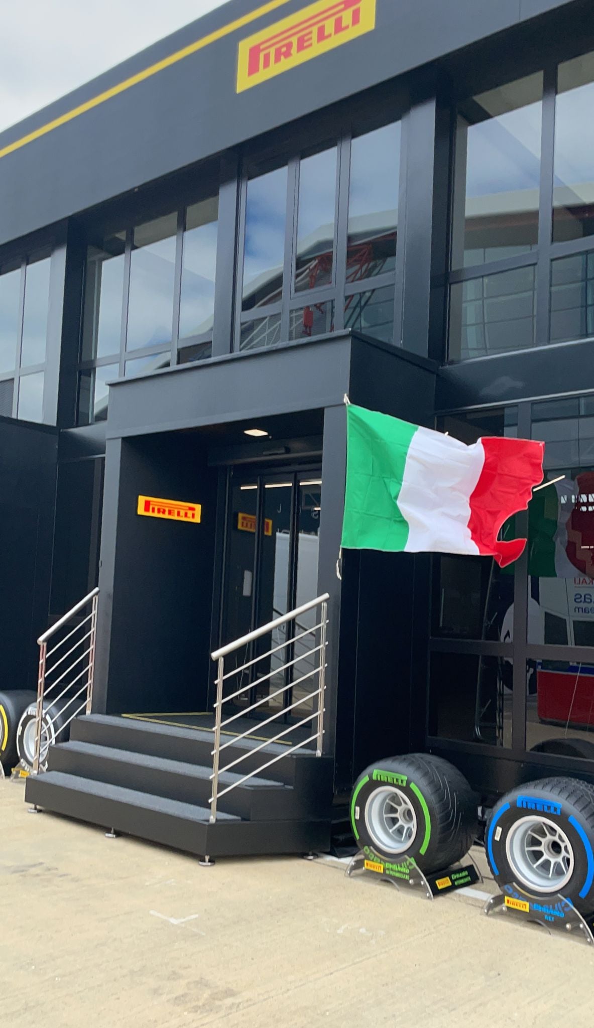 Formula 1, Pirelli e la bandiera italiana a Silverstone ...
