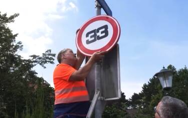 Olanda, cambiano i segnali stradali per Verstappen