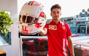 Monza in testa: il casco di Leclerc al GP d'Italia