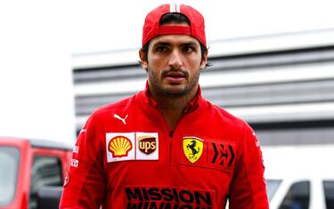 Sainz: "Orgoglio Ferrari. Rinnovo? Non c'è fretta"