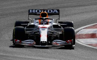 Formula 1 2021: Turkish GP ISTANBUL PARK, TURKEY - OCTOBER 08: Max Verstappen, Red Bull Racing RB16B during the Turkish GP at Istanbul Park on Friday October 08, 2021, Turkey. (Photo by Zak Mauger / LAT Images)