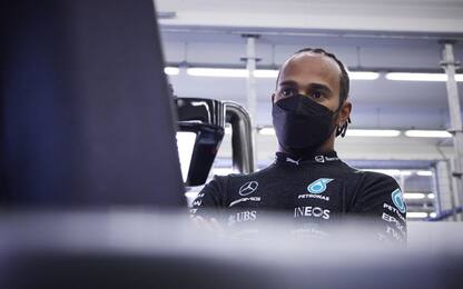 Hamilton: "Perso punti, devo parlare con il team"
