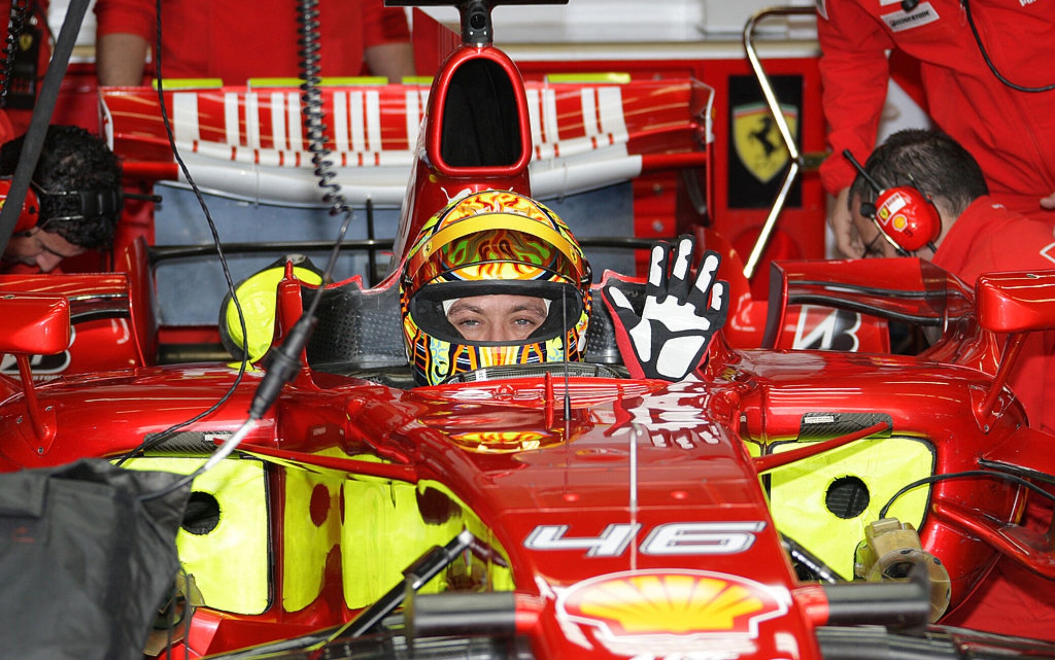 Formula 1, i piloti salutano Valentino Rossi: 'Sei una leggenda' | Sky Sport