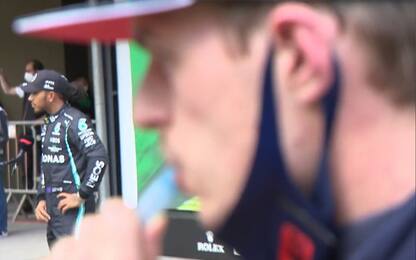Hamilton la gufa: "Verstappen sicuro in pole"