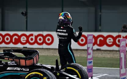 Hamilton vince in Qatar, 2° Verstappen, 3° Alonso