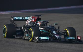 YAS MARINA CIRCUIT, UNITED ARAB EMIRATES - DECEMBER 14: Nyck de Vries, Mercedes W12 during the Abu Dhabi November testing at Yas Marina Circuit on Tuesday December 14, 2021 in Abu Dhabi, United Arab Emirates. (Photo by Mark Sutton / Sutton Images)