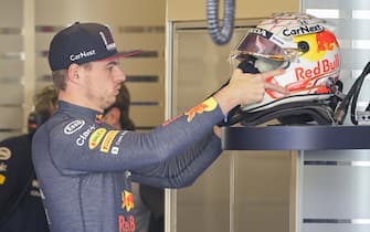 YAS MARINA CIRCUIT, UNITED ARAB EMIRATES - DECEMBER 14: Max Verstappen, Red Bull Racing during the Abu Dhabi November testing at Yas Marina Circuit on Tuesday December 14, 2021 in Abu Dhabi, United Arab Emirates. (Photo by Mark Sutton / Sutton Images)