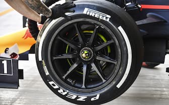 YAS MARINA CIRCUIT, UNITED ARAB EMIRATES - DECEMBER 15: Pirelli tyre on the car of Sergio Perez, Red Bull Racing RB15 Mule during the Abu Dhabi November testing at Yas Marina Circuit on Wednesday December 15, 2021 in Abu Dhabi, United Arab Emirates. (Photo by Mark Sutton / Sutton Images)