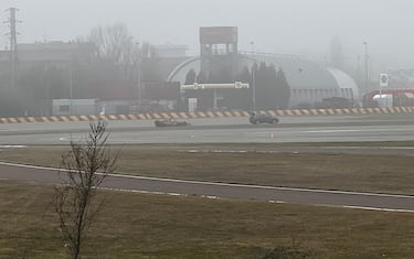 F1-75, i primi giri sono nella nebbia. FOTO