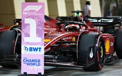 Pole Leclerc in Bahrain, terzo Sainz!