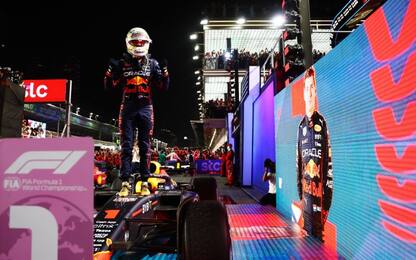 Verstappen vince a Jeddah: Leclerc 2° e Sainz 3°