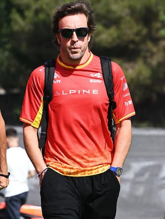 CIRCUIT DE BARCELONA-CATALUNYA, SPAIN - MAY 20: Fernando Alonso, Alpine A522 arrives in the paddock during the Spanish GP at Circuit de Barcelona-Catalunya on Friday May 20, 2022 in Barcelona, Spain. (Photo by Mark Sutton / Sutton Images)