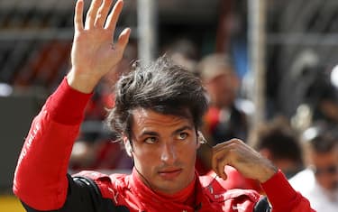 CIRCUIT DE BARCELONA-CATALUNYA, SPAIN - MAY 21: Carlos Sainz, Ferrari, after Qualifying during the Spanish GP at Circuit de Barcelona-Catalunya on Saturday May 21, 2022 in Barcelona, Spain. (Photo by Carl Bingham / LAT Images)