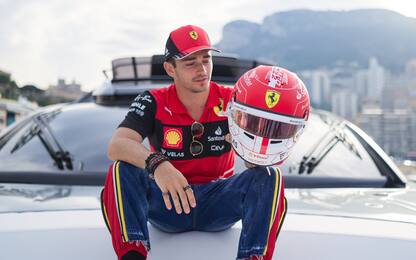 Leclerc, il casco è un omaggio alla sua Monaco