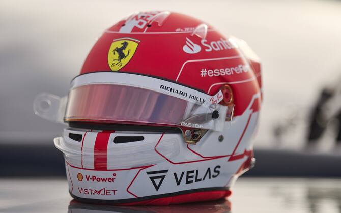 F1, Leclerc e il casco per il GP di Monaco: un omaggio al suo Principato.  FOTO | Sky Sport