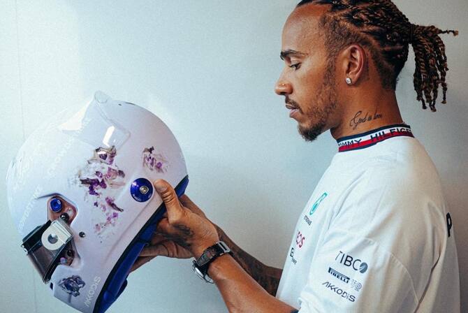 F1 tra arte e casinò: i caschi speciali di Hamilton e Bottas per il GP di  Monaco | Sky Sport