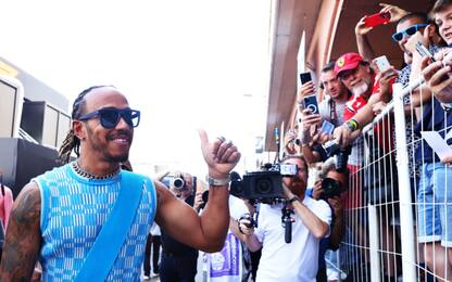 Hamilton, principe azzurro a Monaco: il look